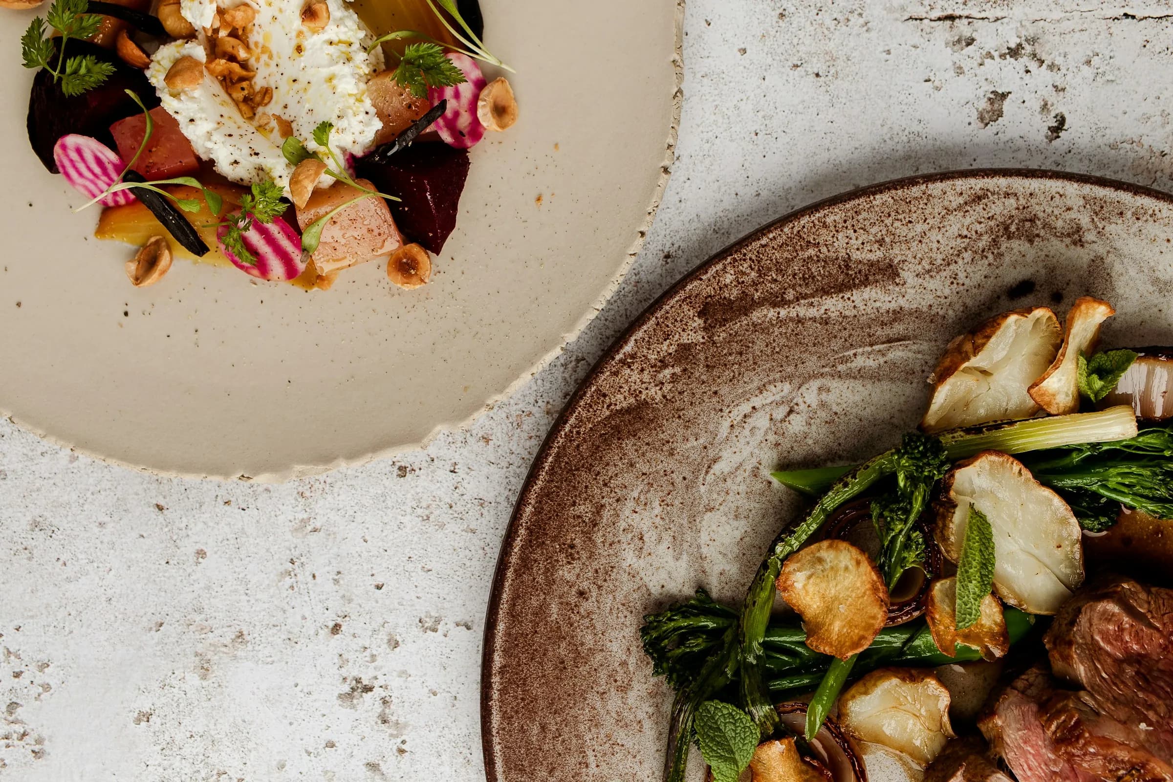 Assiettes gastronomiques dressées — l'exigence Poivre & Sel